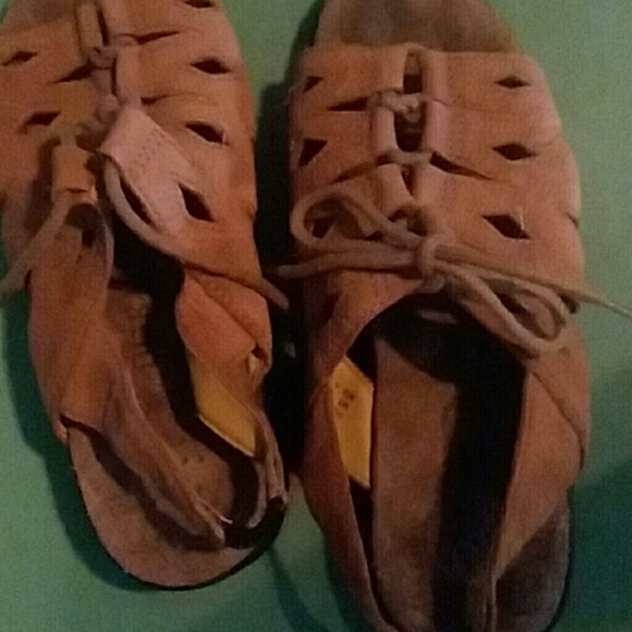 Sandals - Picture 1 of 3